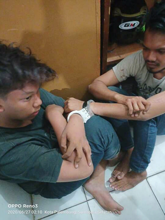 Kedua pelaku