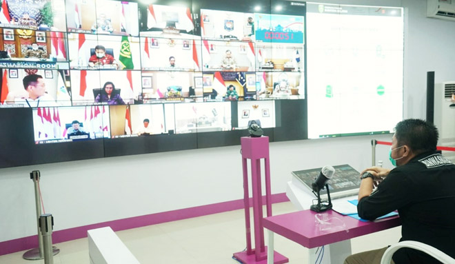 Rapat teleconference HD