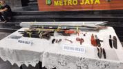 polda-metro-amankan-john-kei-dkk-terkait-penembakan-di-green-lake-city-1_169