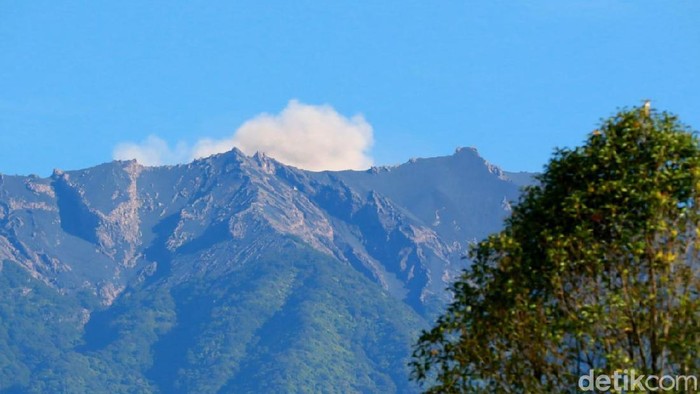 gunung-raung-erupsi