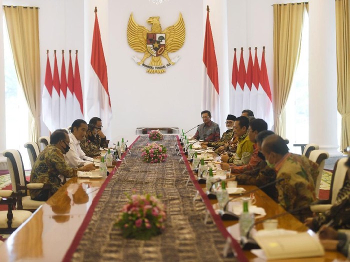 presiden-jokowi-bertemu-pimpinan-mpr-5_43