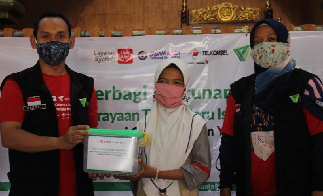 Foto 2 - Penyerahan CSR_copy_660x400