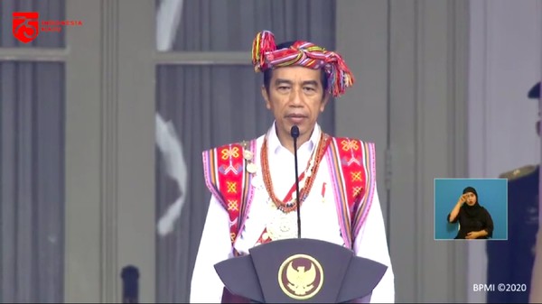 presiden-joko-widodo-memakai-baju-adat-timor-tengah-selatan-2_169