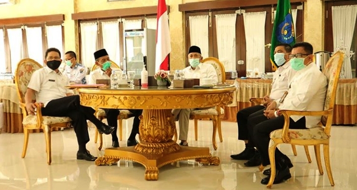 BUPATI DAN WABUP OKI IKUTI RAKOR