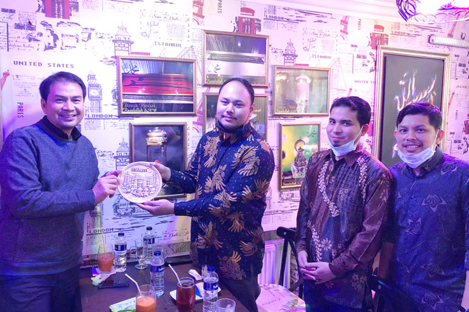 Pak Azis Syamsuddin dan Pengurus Caraka Muda Nusantara