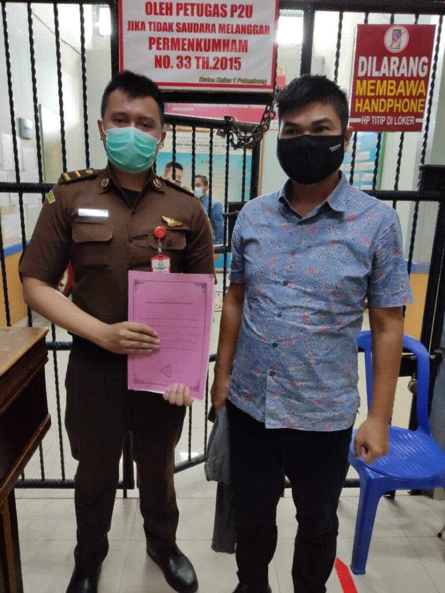 Tersangka lg