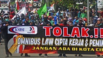 aksi-demo-tolak-uu-cipta-kerja-di-banten_1698135290301707268675.jpeg