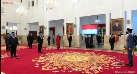 31522-pelantikan-menteri-baru-jokowi-di-istana-negara