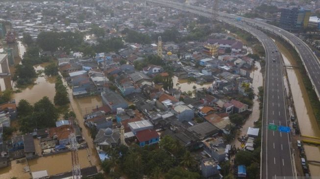 71996-update-banjir-jakarta-cipinang-hulu-berstatus-siaga-iii