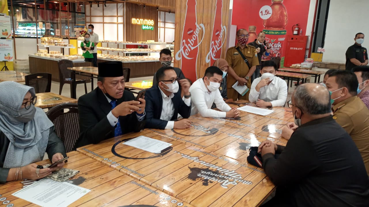 Larangan Jilbab 2