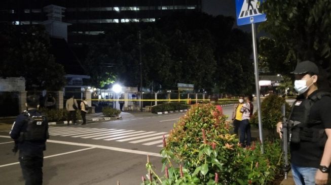 Garis polisi di depan GPIB Effatha di Jalan Melawai Raya, Kebayoran Baru, Jakarta Selatan