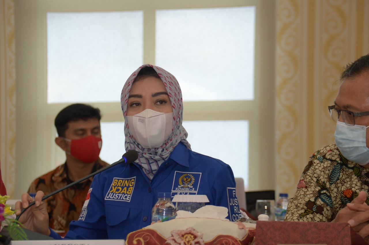 Eva Yuliana