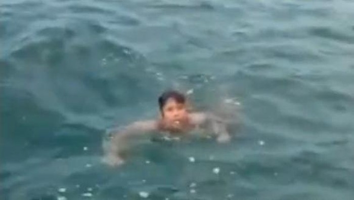 momen-tni-al-selamatkan-bocah-di-laut-kepulauan-seribu_169