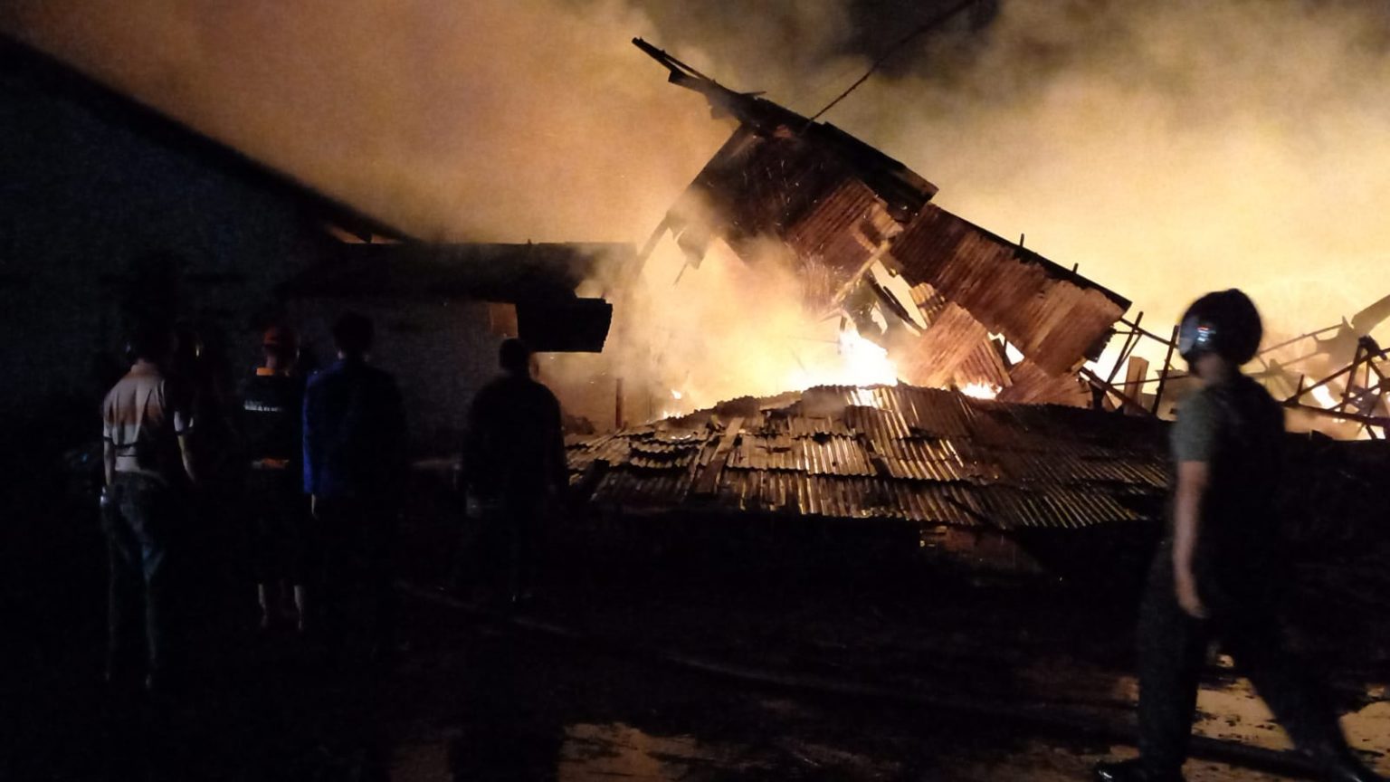 Karyawan Pabrik  Kayu  yang Terbakar di Kecamatan Borang 