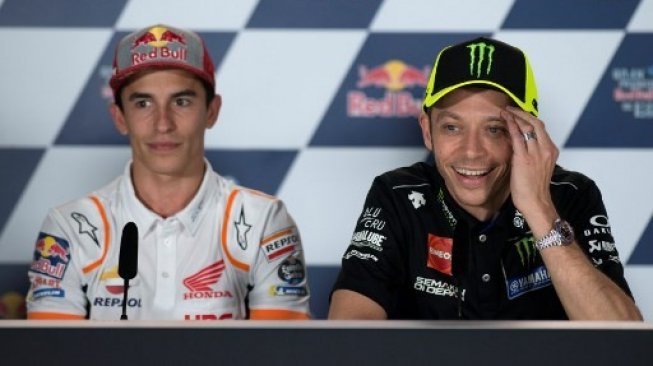19830-valentino-rossi-dan-marc-marquez