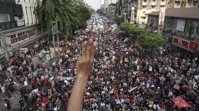 Aksi demontrasi menentang kudeta di Myanmar