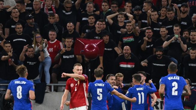 Para pemain timnas Inggris merayakan gol dalam laga lanjutan Grup I kualifikasi Piala Dunia 2022 kontra Hungaria, di Puskas Arena, Budapest pada 2 September 2021.