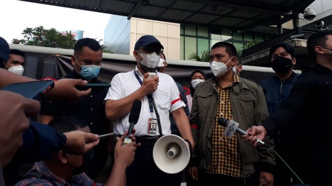 Penyidik KPK nonaktif Novel Baswedan saat aksi di gedung KPK lama, Kuningan, Jakarta Selatan