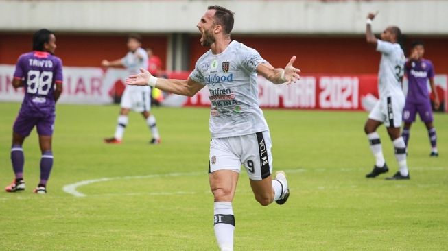84394-ilija-spasojevic-bali-united
