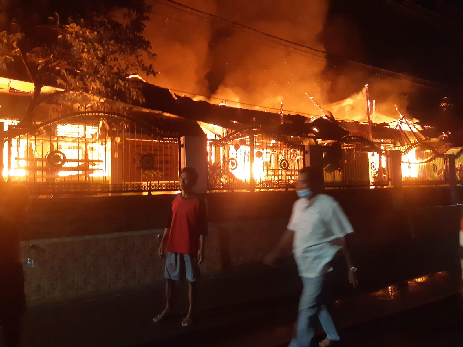 Terbakar
