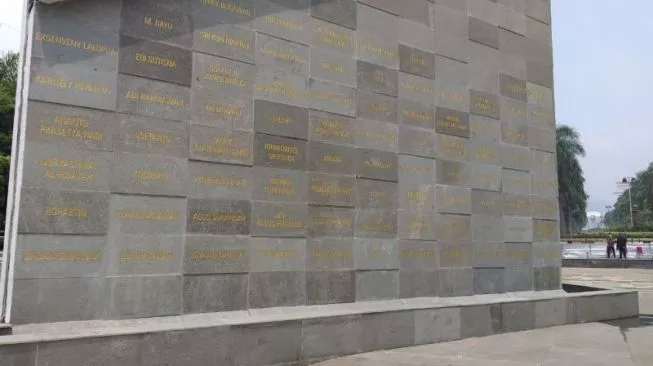 59401-monumen-perjuangan-pahlawan-covid-19