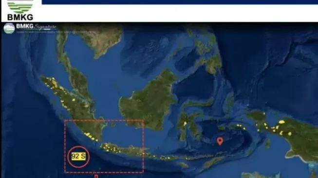 Bibit siklon tropis 92S yang berpotensi berubah menjadi siklon tropis Teratai