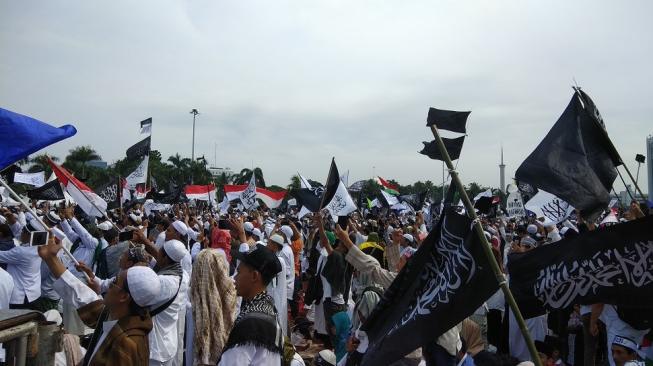Suasana Reuni 212 di silang Monas