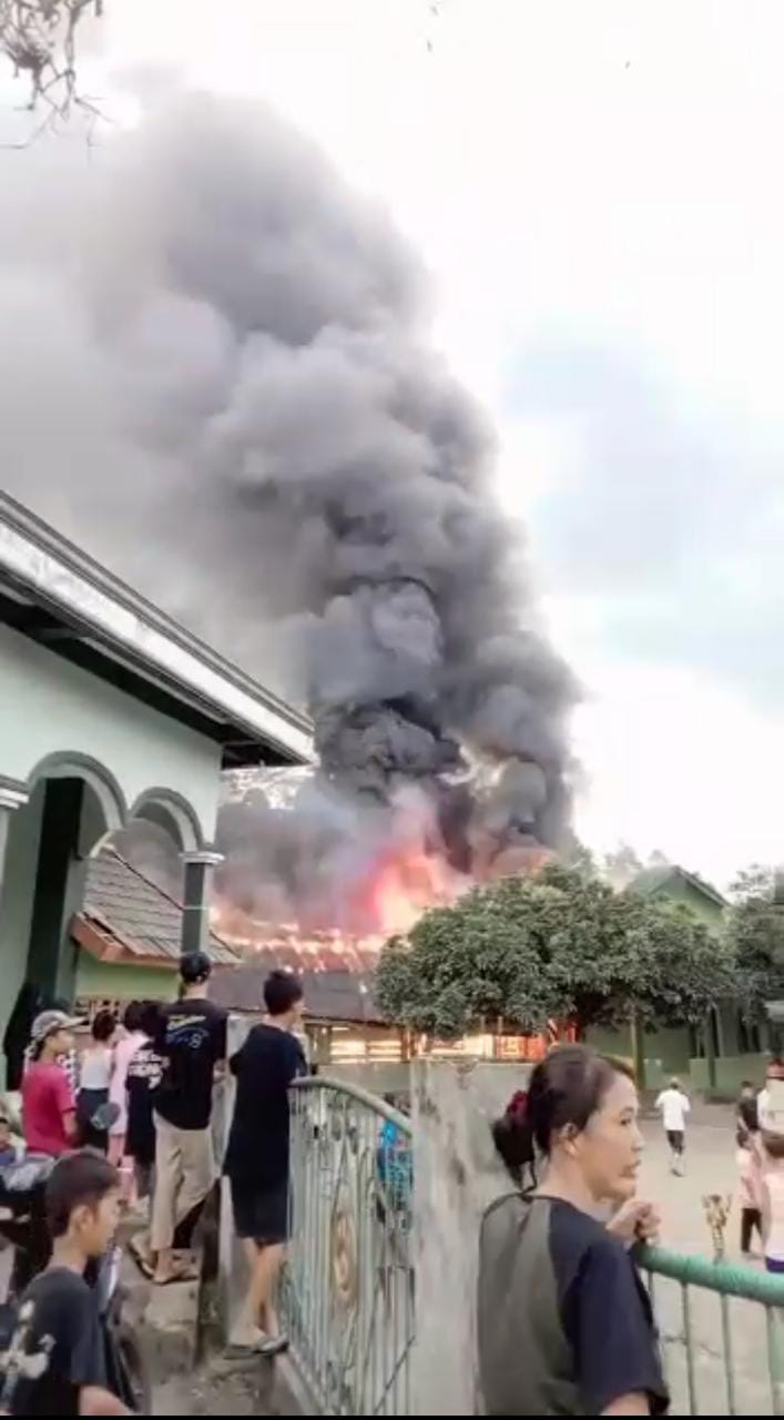Terbakar
