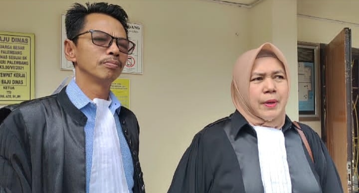 pengacara