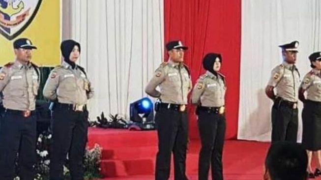 Seragam Baru Satpam