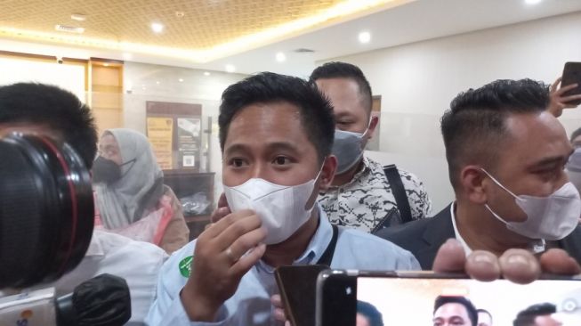 92254-crazy-rich-asal-bandung-doni-salmanan-hadir-memenuhi-panggilan-penyidik-dittipidsiber-bareskrim