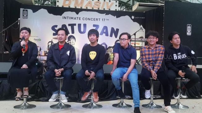 99587-band-dmasiv-saat-merayakan-ulang-tahun-ke-17-suaracomevi-ariska
