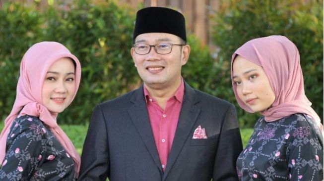 76584-ridwan-kamil-atalia-dan-putrinya-yang-lolos-snmptn-2022