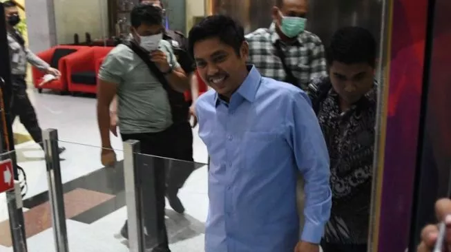 86925-mantan-bupati-tanah-bumbu-yang-juga-ketua-dpd-pdip-kalimantan-selatan-mardani-h-maming Mardani H Maming