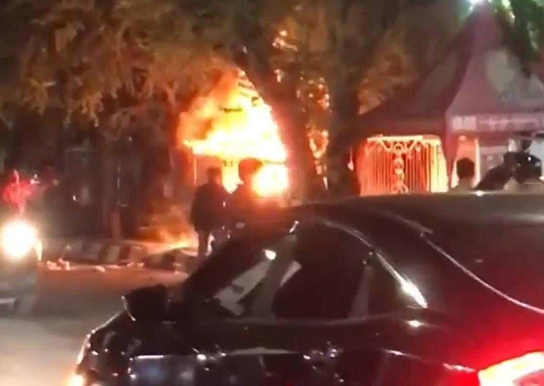 Terbakar