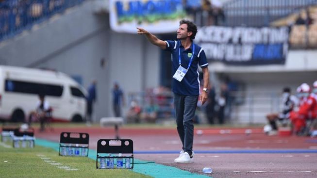 1-pelatih-persib-bandung-luis-milla-persib-vs-rans-nusantara-fc