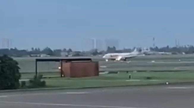 79854-pesawat-lion-air-jt-330-terbakar