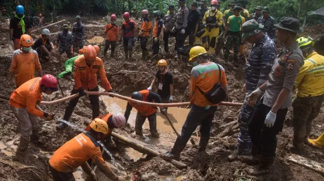 27106-progres-pencarian-korban-gempa-cianjur