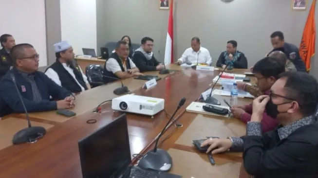 66325-suasana-sidang-mediasi-antara-partai-ummat-dengan-kpu-di-kantor-bawaslu