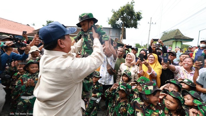 menhan-prabowo-subianto_anak -histeris