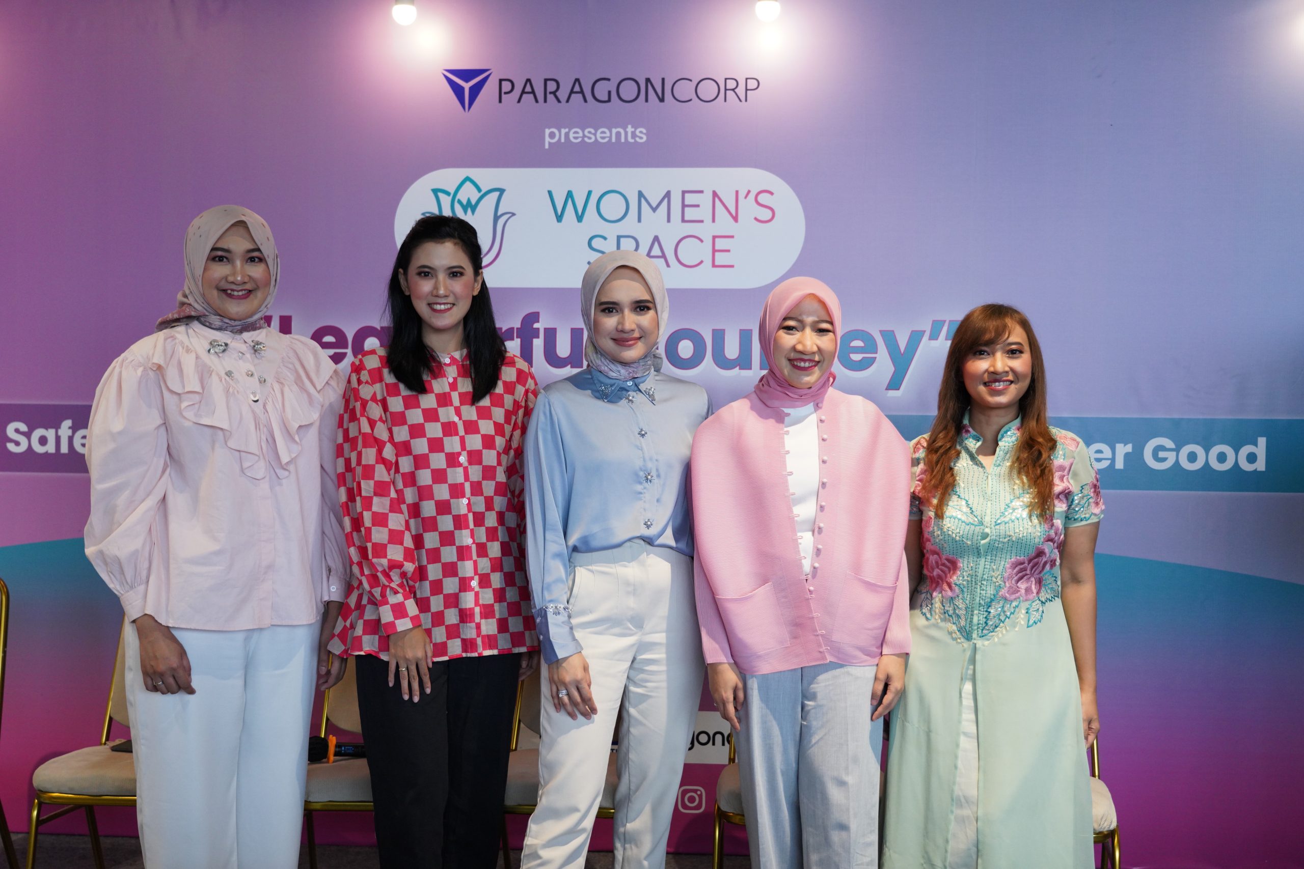 2023 - Para Pembicara Talkshow_ dr. Sari Chairunnisa, Sp.KK (Owner & VP Research and Development ParagonCorp), Analisa Widyaningrum (Psikolog & Womanpreneur), Tita Djumaryo (Collaborator & Founder Ganara Art), Marsy