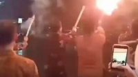 tangkapan-layar-video-viral-saat-wabup-kaur-bermain-kembang-api_169
