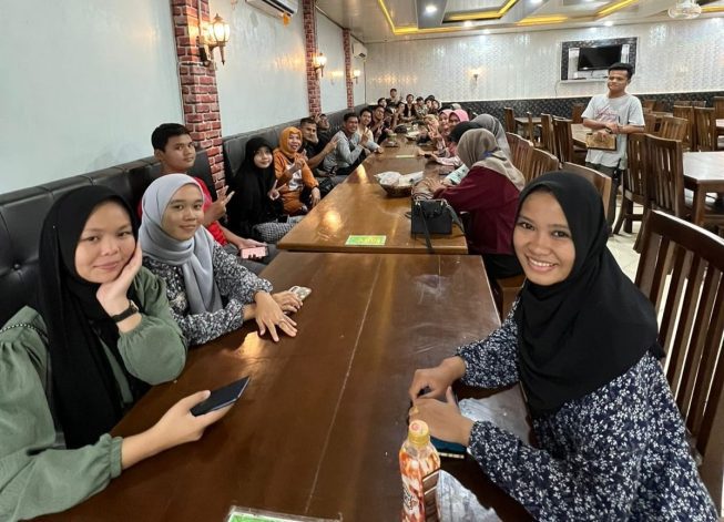 WhatsApp Image 2023-04-10 at 20.38.58 Ketua DPC Partai Gerindra Muara Enim buka puasa bersama Pengurus Ranting dan Karang Taruna Desa Kota Baru