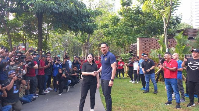 86756-ketua-dpp-pdip-puan-maharani-dan-ketua-umum-partai-demokrat-agus-harimurti-yudhoyono-ahy