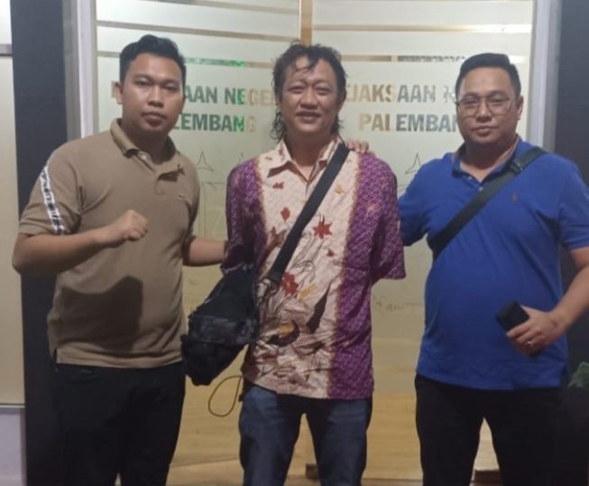 Imeg11 Tim Kejaksaan Tangkap Buronan Korupsi Rehab Jalan Desa di Muaraenim