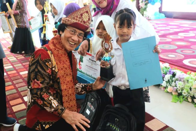 Kak Seto Berbagi Tips Pola Asuh Anak di HUT Muaraenim ke-77
