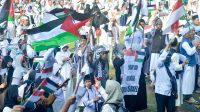 Masyarakat Muaraenim mengikuti aksi bela Palestina dan Masjid Aqsa di Lapangan Merdeka, Sabtu (18/11/2023)