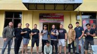 Pelaku pencurian sepeda motor M. Ahmad Yani Arohma (duduk) usai diamankan Satreskrim Polres Pagaralam Pelaku pencurian sepeda motor M. Ahmad Yani Arohma (duduk) usai diamankan Satreskrim Polres Pagaralam