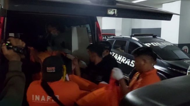 Anggota panitia pemilihan kecamatan (PPK) di Kabupaten Luwu, Sulawesi Selatan, Yusri Hafid (37 tahun), ditemukan tewas di salah satu kamar Hotel Sheraton, Jalan Andi Djemma, Kecamatan Rappocini, Makassar, pada Sabtu, 16 Desember 2023. (Beritasatu.com/Irfandi) Anggota panitia pemilihan kecamatan (PPK) di Kabupaten Luwu, Sulawesi Selatan, Yusri Hafid (37 tahun), ditemukan tewas di salah satu kamar Hotel Sheraton, Jalan Andi Djemma, Kecamatan Rappocini, Makassar, pada Sabtu, 16 Desember 2023. (Beritasatu.com/Irfandi)