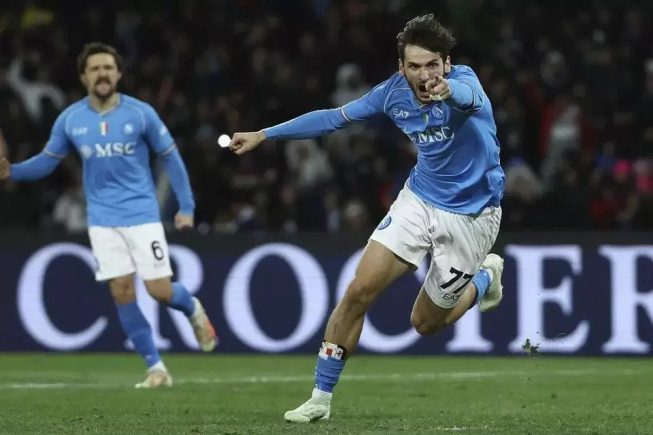 apoli Naik ke Empat Besar Liga Italia Usai Kalahkan Cagliari 2-1 apoli Naik ke Empat Besar Liga Italia Usai Kalahkan Cagliari 2-1